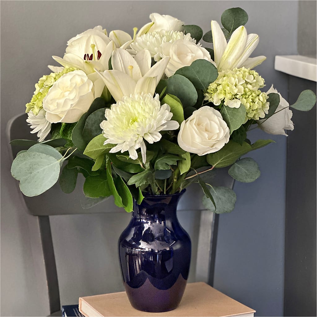 Snowy Dreams Bouquet –  Gifted Delights, Bullhead City AZ